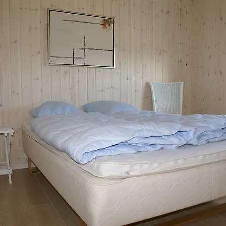 Four-bedroom Holiday Harestien With A Sauna 09 Feriehus